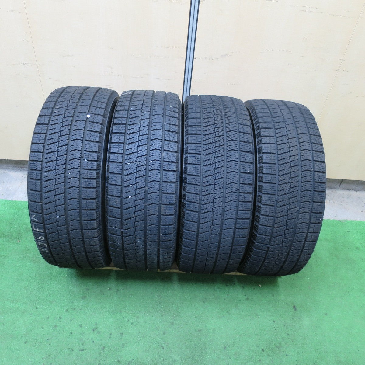 バリ溝！23年！ほぼ10分★スタッドレス 215/55R17 ブリヂストン ブリザック VRX2 MANARAY SPORT マナレイ スポーツ 17インチ PCD114.3/5H★5070104TTス