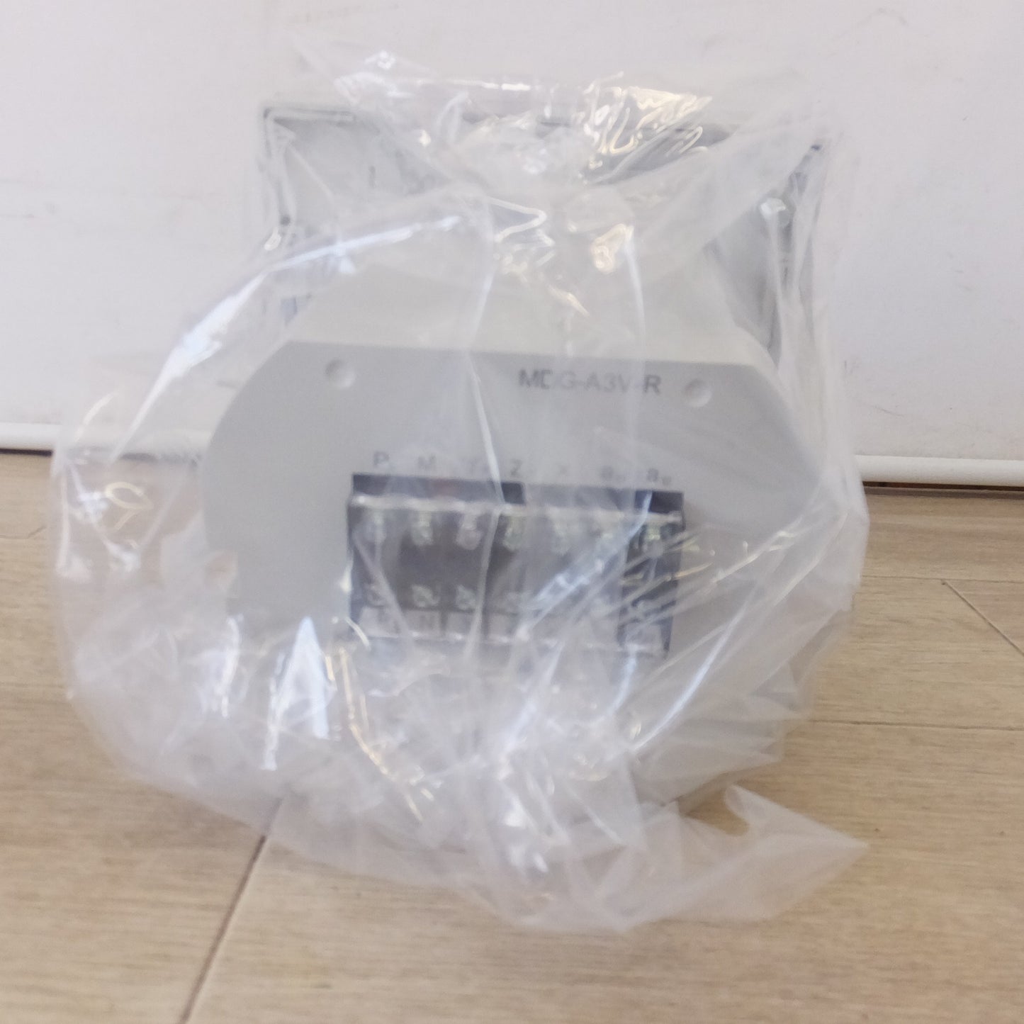 [送料無料] 未使用★三菱 MITSUBISHI 地絡方向継電器 MDG-A3V-R 保護継電器　7V 0.2A 50/60Hz AC110V★