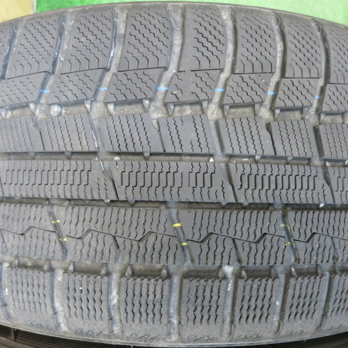 バリ溝！9.5分！付属品付き★スタッドレス 235/50R18 トーヨー ウインター トランパス TX FABULOUS PROFOUND ファブレス 18インチ PCD114.3/4H 5H マルチ★6051415HAス