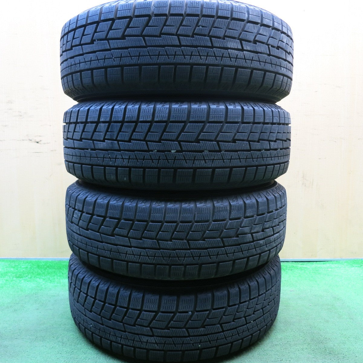 バリ溝！21年！キレイ！9.5分以上★プリウス 等 195/65R15 スタッドレス ヨコハマ アイスガード iG60 STRANGER ストレンジャー 15インチ PCD100/5H★5060712HAス