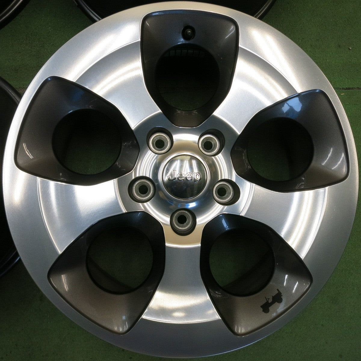 キレイ★ジープ JK ラングラー アンリミテッド サハラ 純正 MOPER ホイール 18インチ 18×7.5J PCD127/5H★6071101HAホ