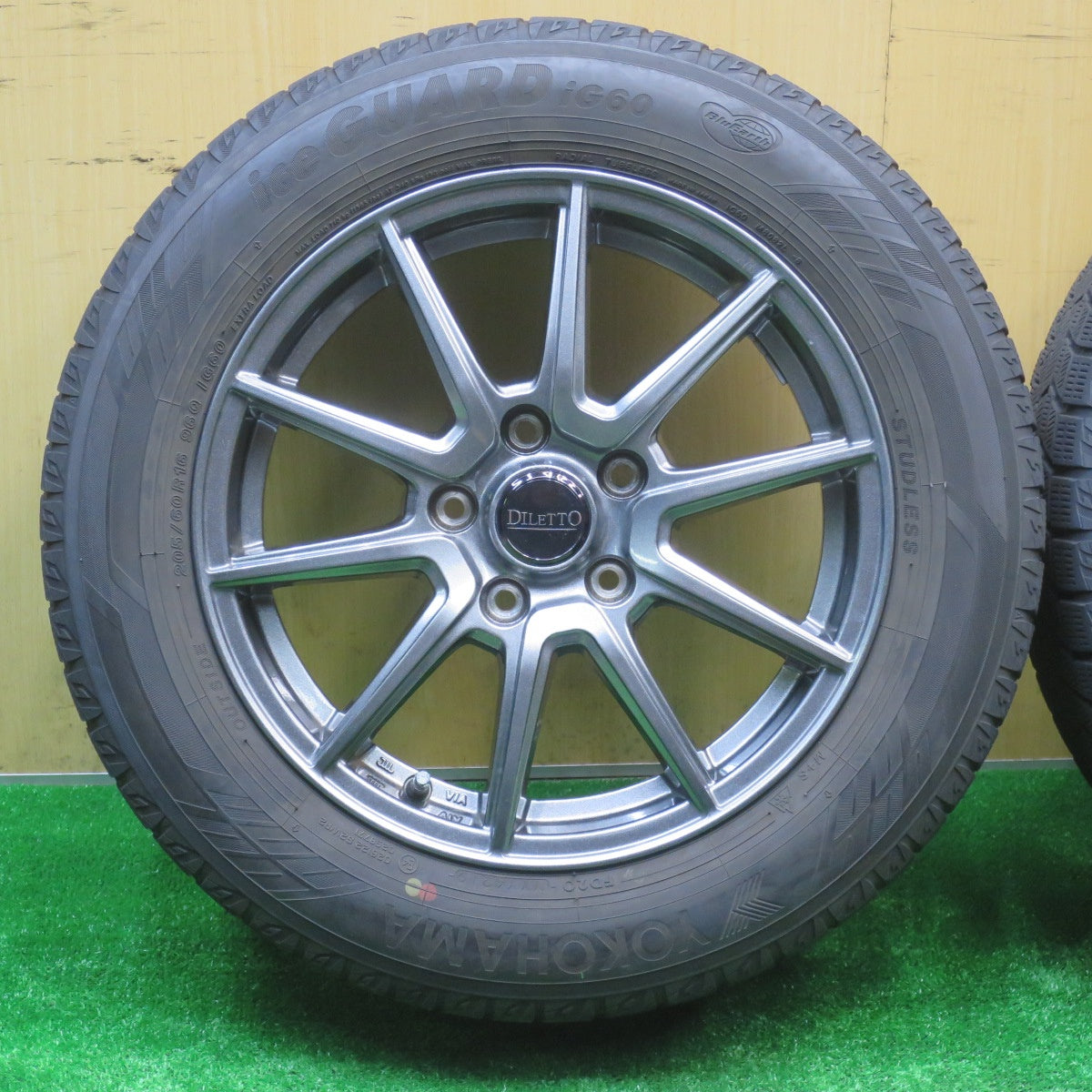 バリ溝！キレイ！9.5分★スタッドレス 205/60R16 ヨコハマ アイスガード iG60 DILETTO ディレット 16インチ PCD114.3/5H★5100805NJス