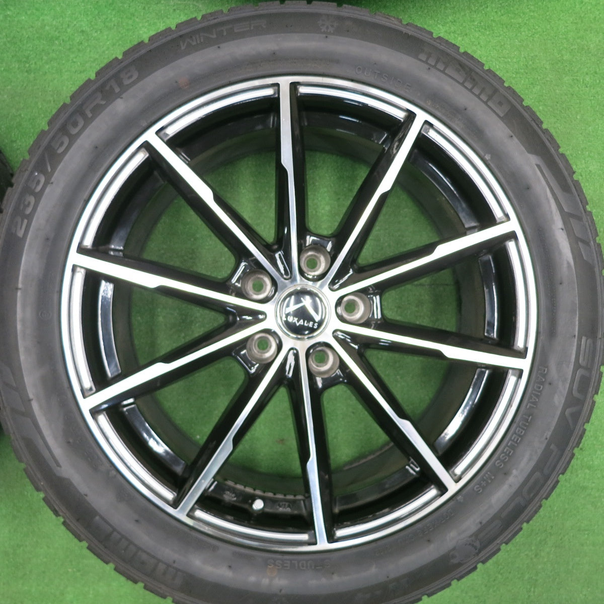 [送料無料] 超バリ溝！22年！キレイ！ほぼ10分★スタッドレス 235/50R18 モモ SUV POLE W-4 LUXALES PW-X2 ラグザレス 18インチ PCD114.3/5H★4120609TNス