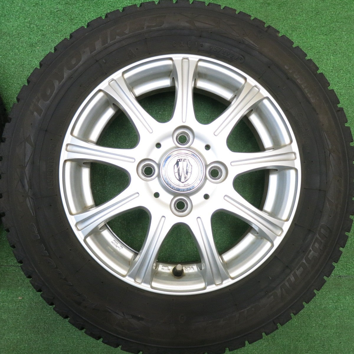 バリ溝！22年！9.5分以上★スタッドレス 145/80R13 トーヨー オブザーブ GIZ2 WINNERS ウィナーズ 13インチ PCD100/4H★5112908HAス