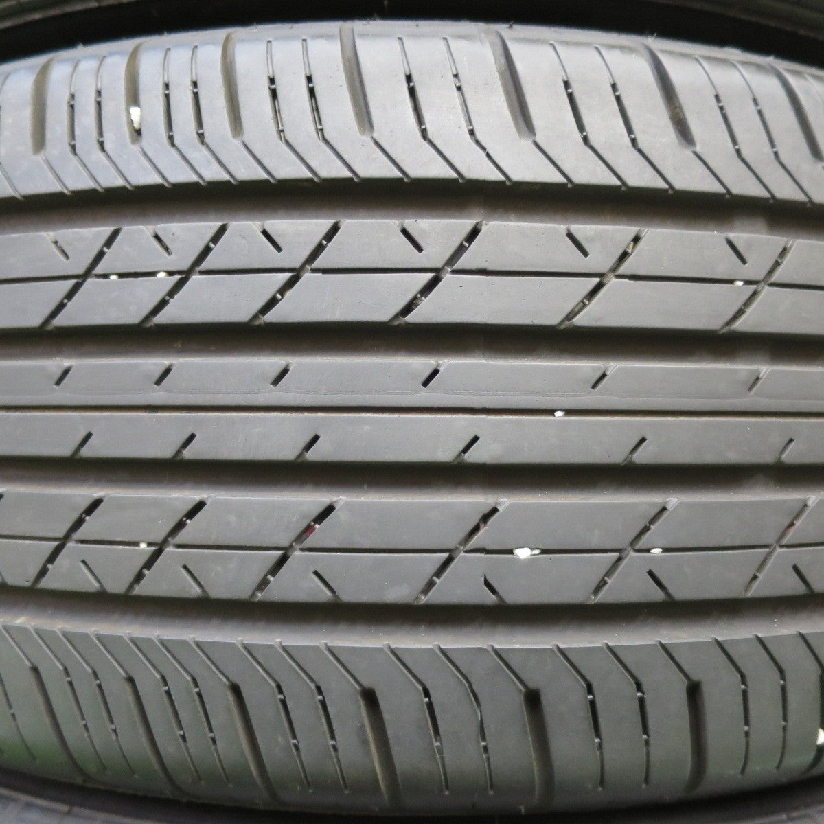 [送料無料] バリ溝！23年！9.5分★205/60R16 ブリヂストン トランザ ER33 タイヤ 16インチ ノア ヴォクシー ステップワゴン 等★4092411イノタ