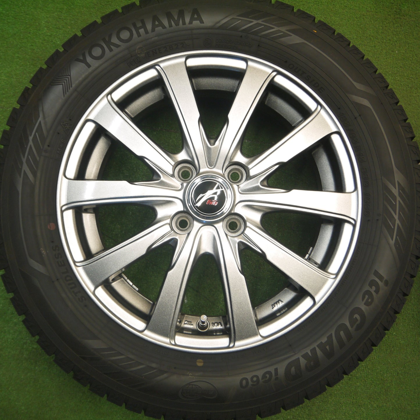 [送料無料] バリ溝！22年！キレイ！9.5分以上★スタッドレス 185/65R15 ヨコハマ アイスガード iG60 Fang ファング 15インチ PCD100/4H★5020712Hス