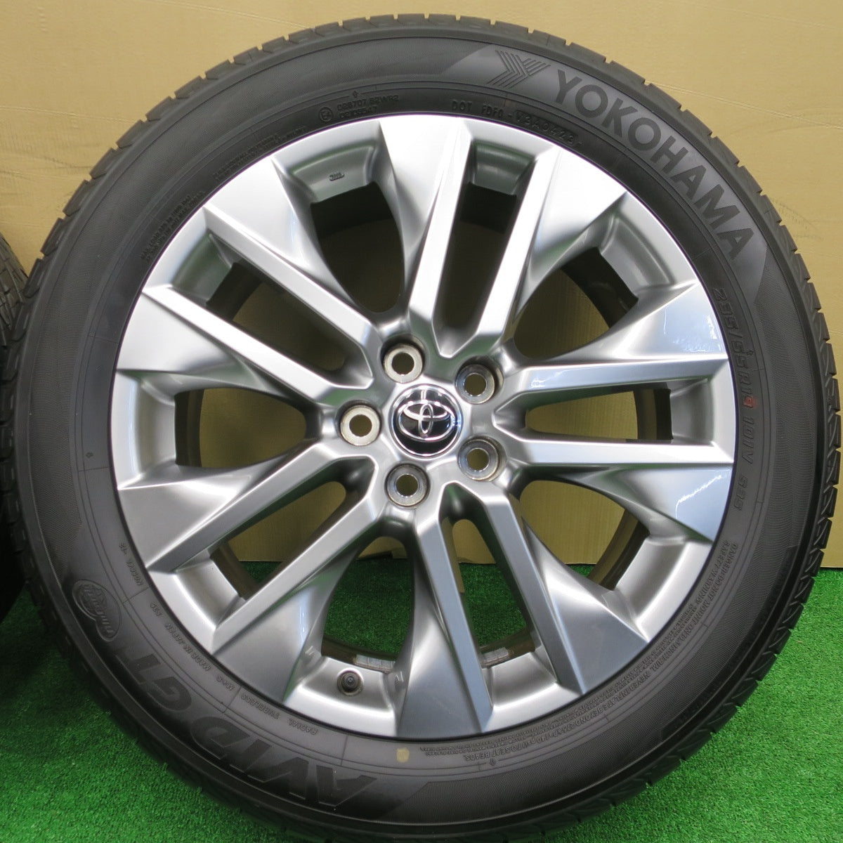 バリ溝！23年！キレイ！9.5分★トヨタ RAV4 G Z パッケージ 純正 235/55R19 ヨコハマ AVID GT 19インチ PCD114.3/5H★5112806NKノ