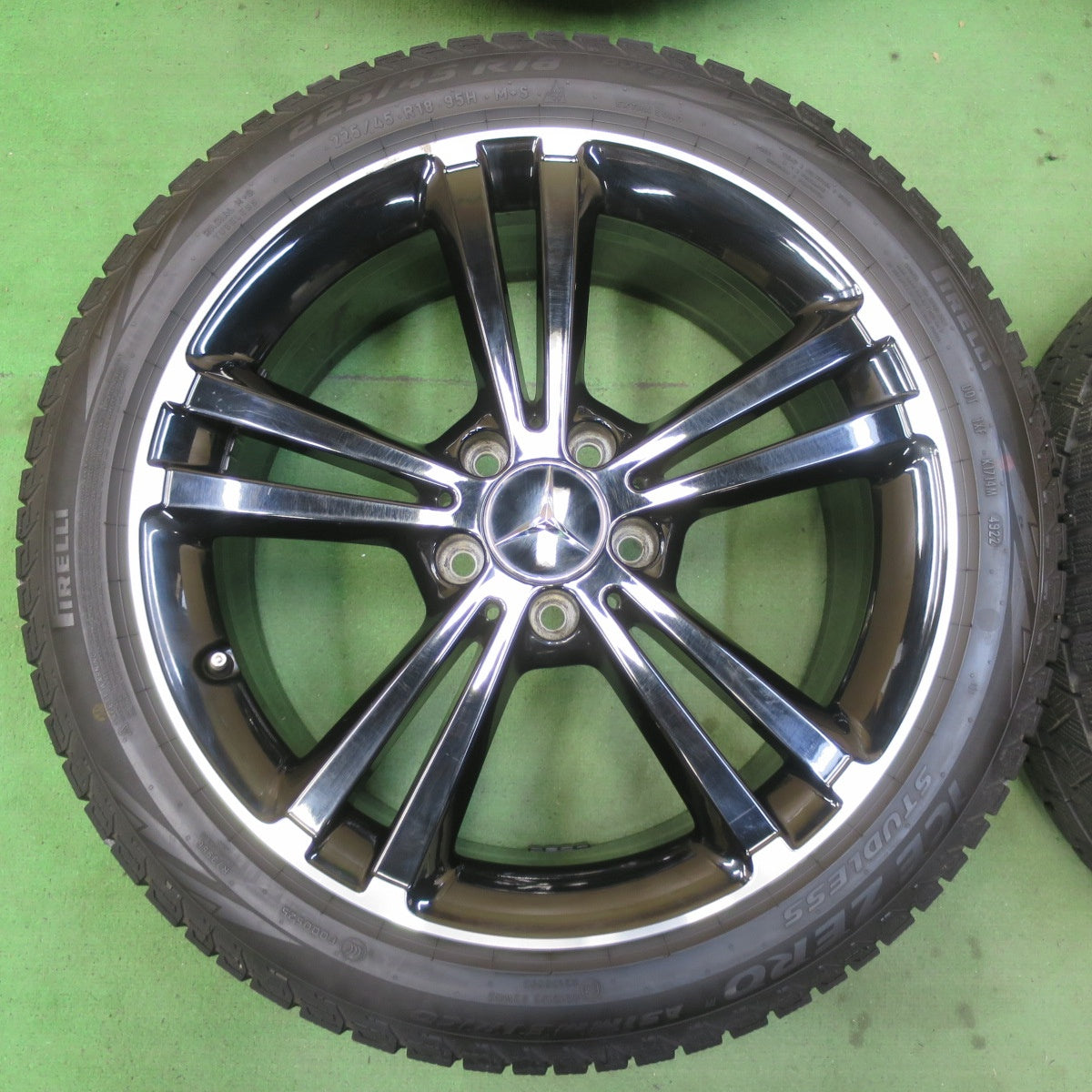 バリ溝！22年！9分★ベンツ Aクラス W177 純正 225/45R18 スタッドレス ピレリ アイスゼロ アイスアシンメトリコ プラス 18インチ PCD112/5H★5062503イス