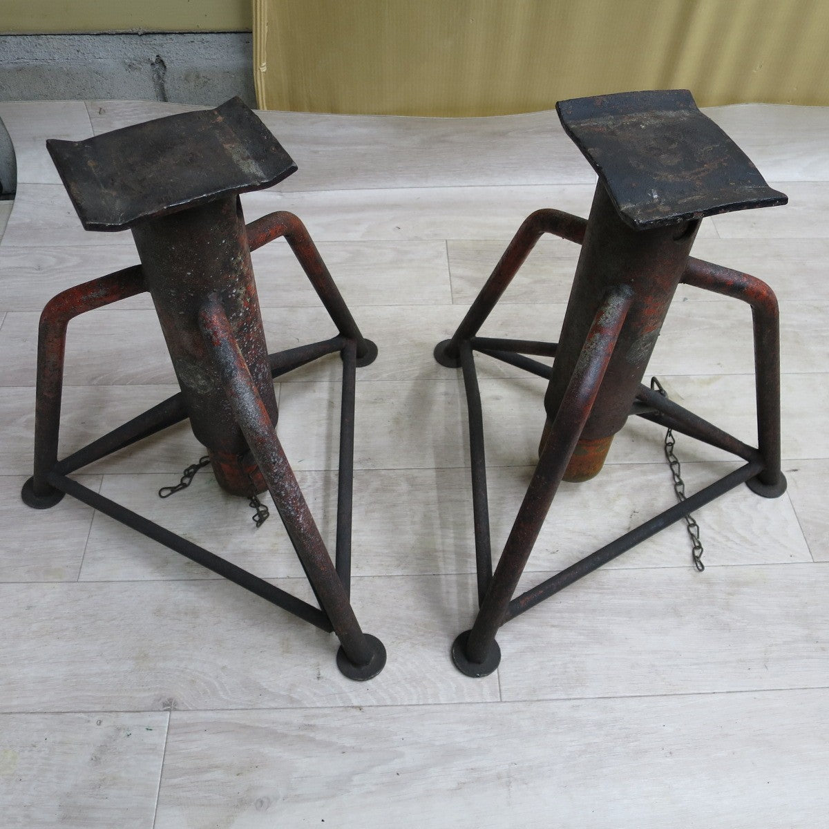 [送料無料] 2点まとめ売り◆馬 ジャッキ ウマ うま ジャッキ メーカー 型式 不明 工具 ジャッキスタンド 自動車整備 車検 タイヤ交換 等に 現状品◆