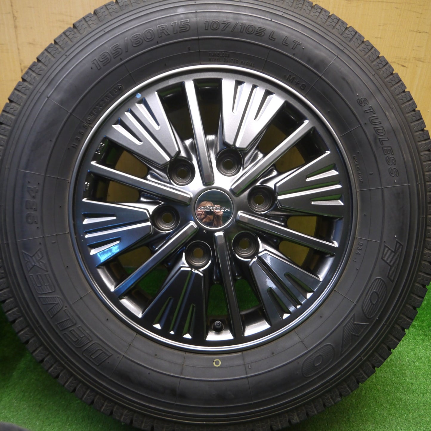 [送料無料] バリ溝！キレイ！9.5分★日産 キャラバン ライダー 純正 AUTECH 195/80R15 スタッドレス トーヨー デルベックス 934 オーテック 15インチ PCD139.7/6H★5011711Hス