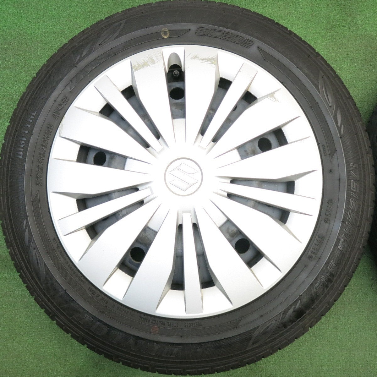 バリ溝！23年！9.5分★スズキ スイフト 純正 スチール 175/65R15 ダンロップ EC202 15インチ PCD100/4H★6022304HAノ