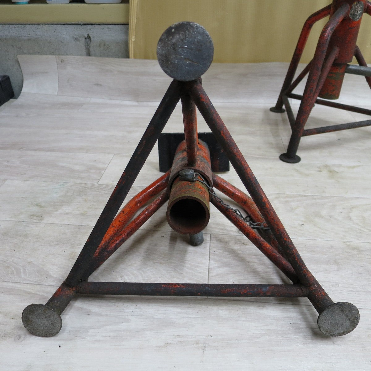 [送料無料] 4点まとめ売り◆馬 ジャッキ ウマ うま ジャッキ  メーカー 型式 不明 工具 ジャッキスタンド 自動車整備 車検 タイヤ交換 等に 現状品◆