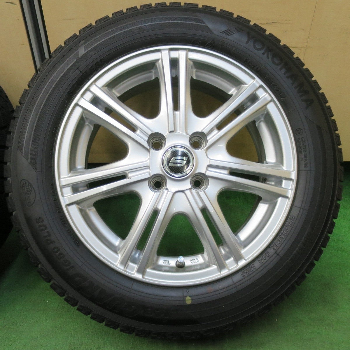 バリ溝！キレイ！9分★スタッドレス 175/65R15 ヨコハマ アイスガード iG50 プラス STRANGER シュナイダー 15インチ PCD100/4H★5012211イス