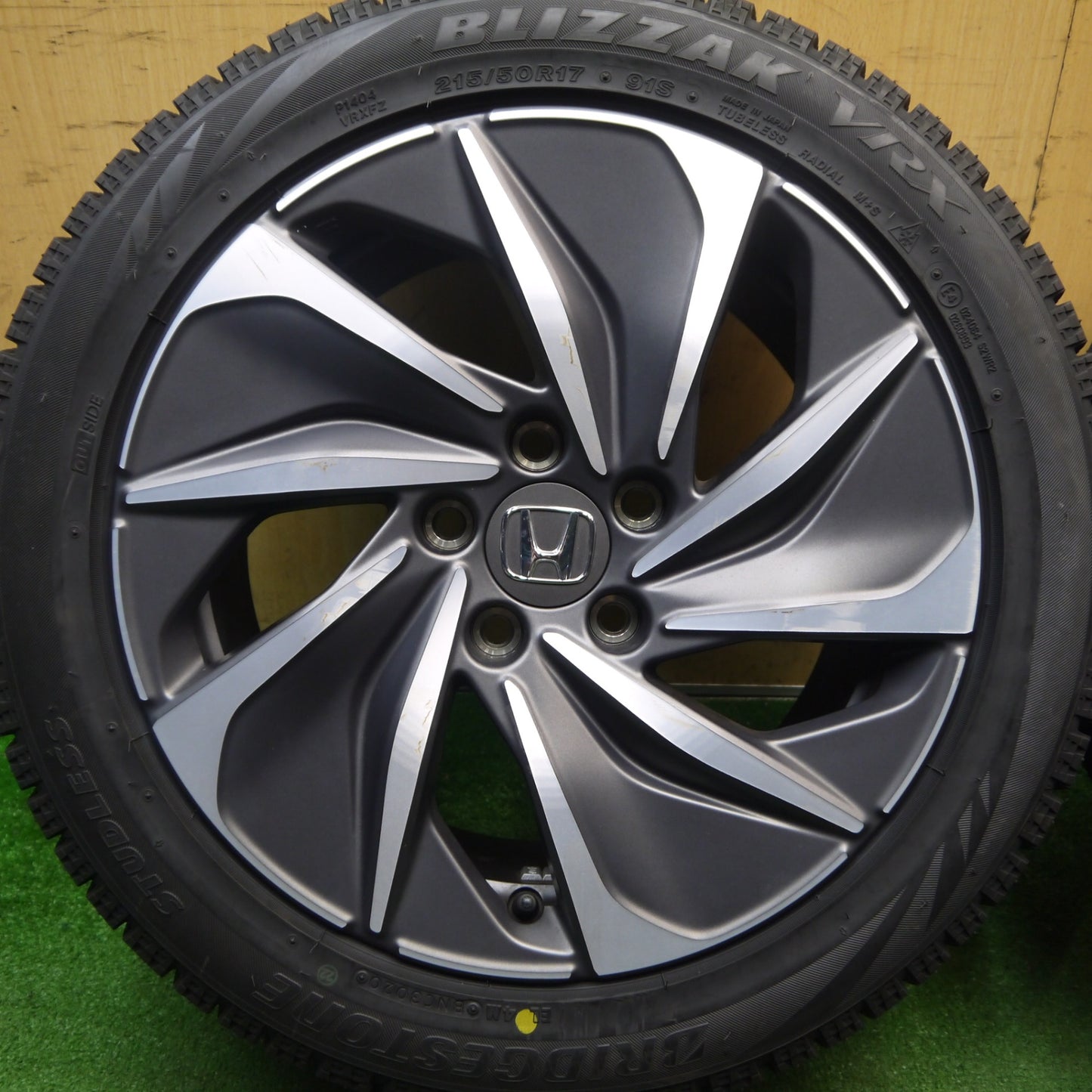 ほぼ未使用！キレイ★ホンダ ZE4 インサイト 純正 215/50R17 スタッドレス ブリヂストン ブリザック VRX 17インチ PCD114.3/5H★6021612Hス