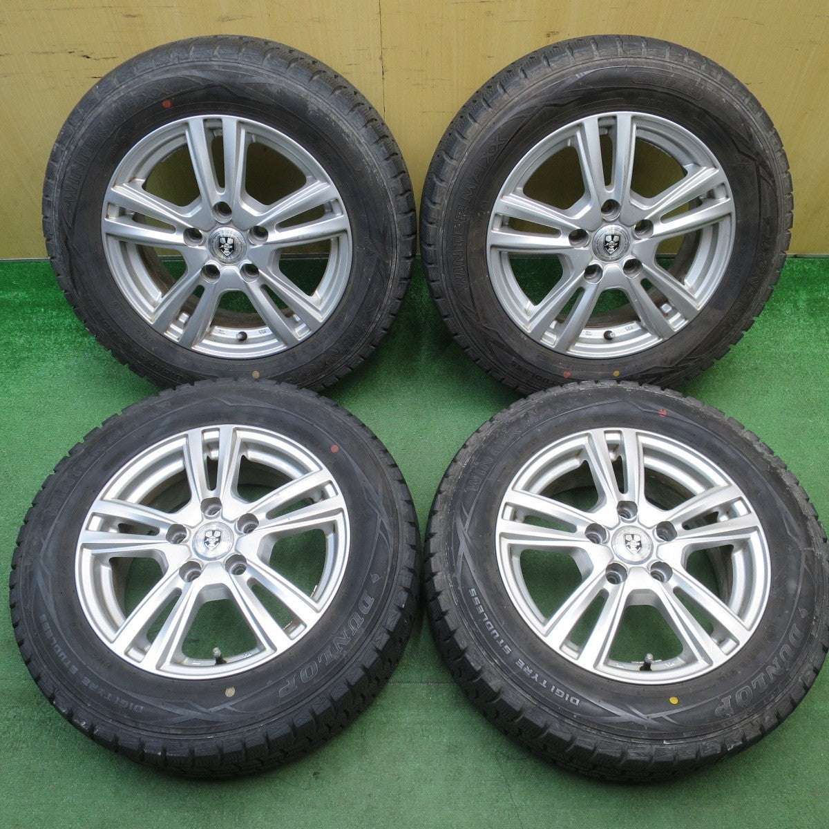 バリ溝！9.5分★スタッドレス 195/65R15 ダンロップ ウインターマックス WM01 JOKER ジョーカー 15インチ PCD114.3/5H★6022404NJス