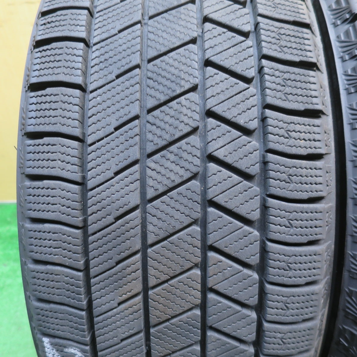 バリ溝！23年！キレイ！9.5分★レガシィ 等 215/45R17 スタッドレス ブリヂストン ブリザック VRX3 BALMINUM AR12 バルミナ 17インチ PCD100/5H★6051205NJス