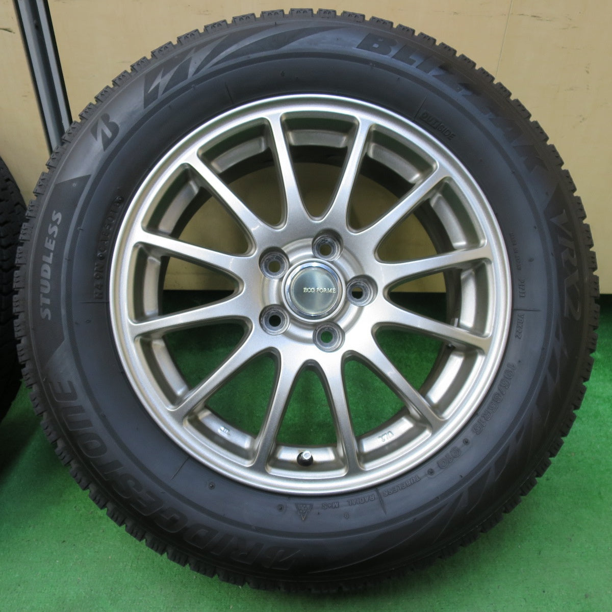 *送料無料* キレイ★プリウス等 195/65R15 スタッドレス ブリヂストン ブリザック VRX2 ECO FORME エコフォルム PCD100/5H★4090104イス