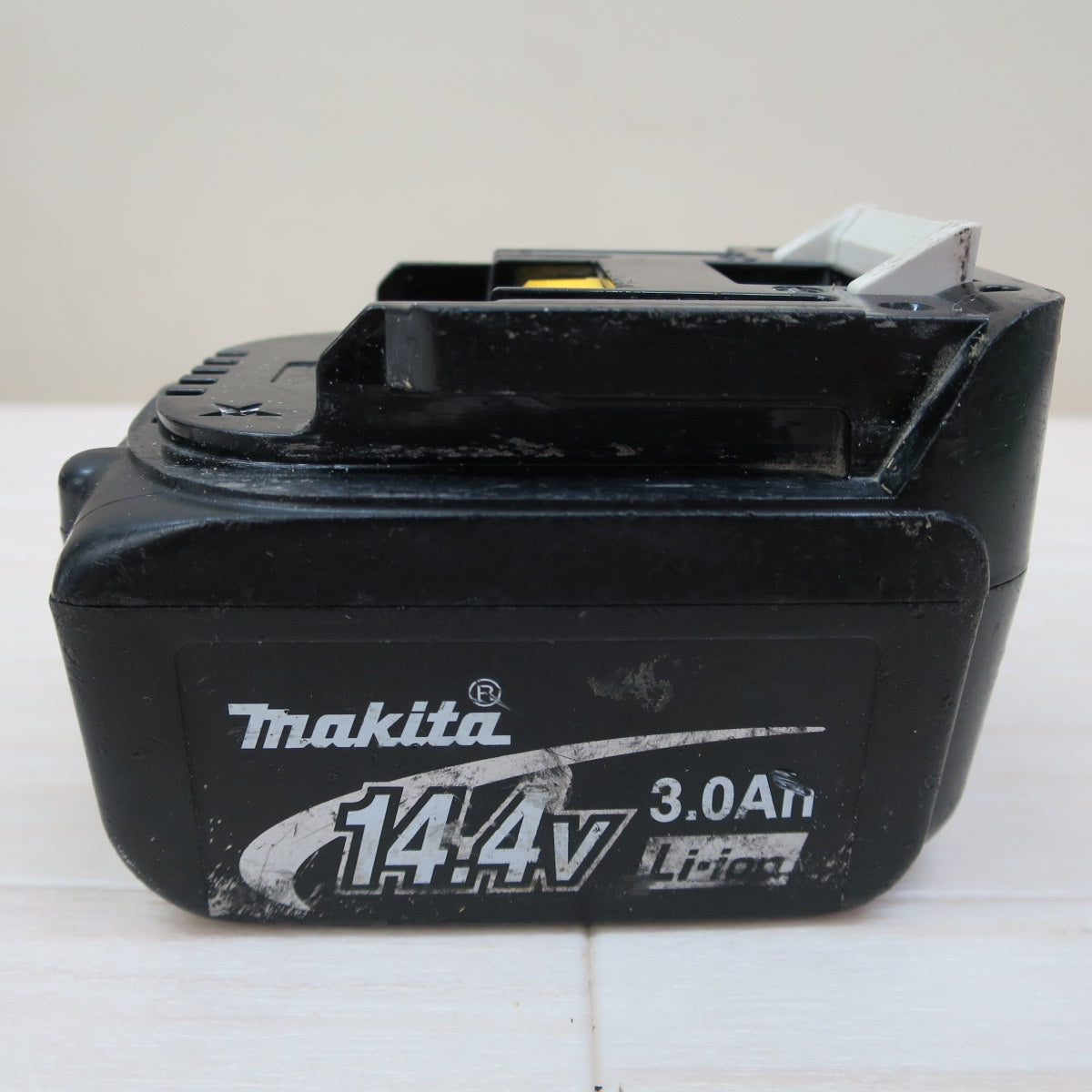 [送料無料] ☆マキタ 125mm 充電式 マルノコ HS470D 電動 工具 切断機 makita 14.4V 木工用 丸のこ 丸ノコ 丸鋸☆