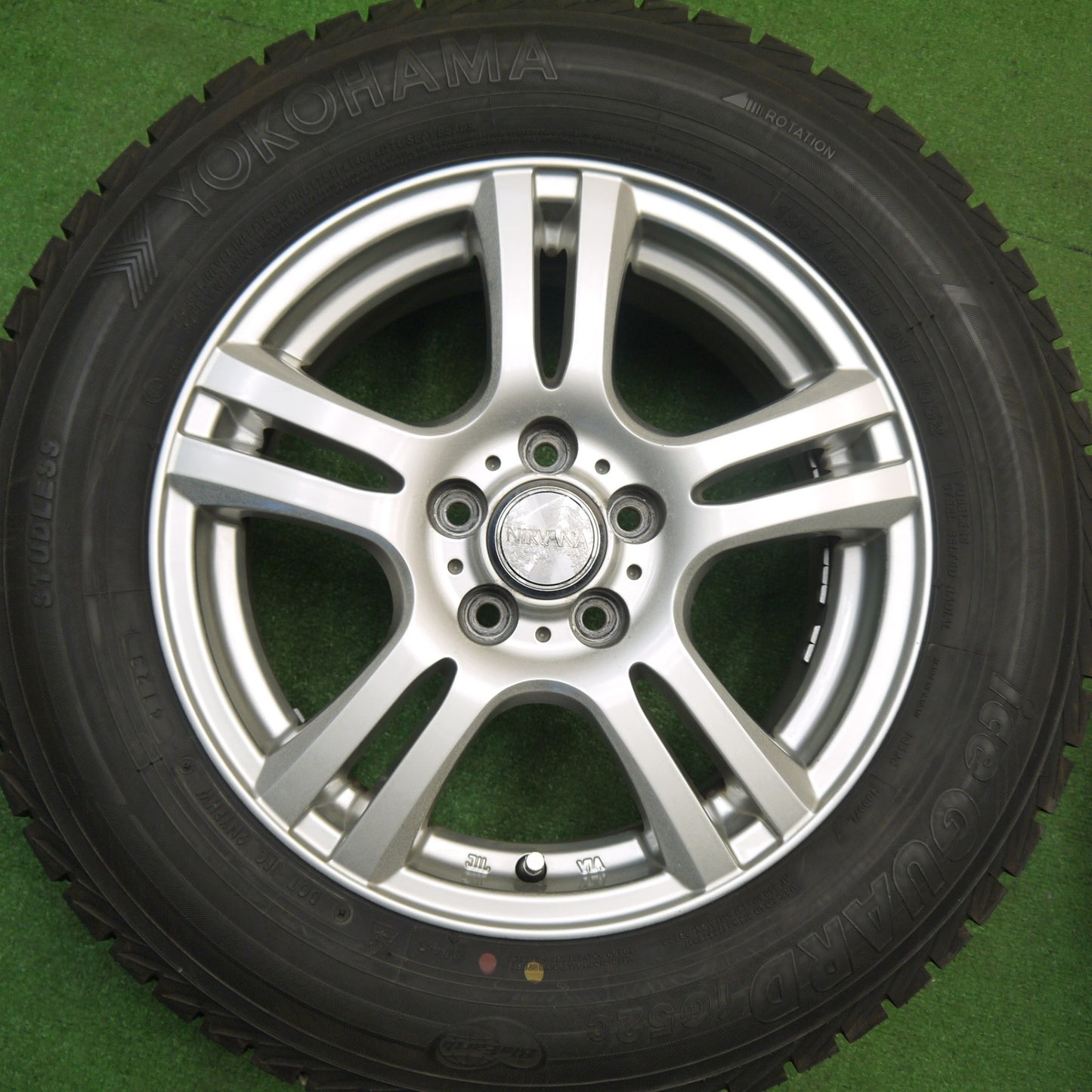 バリ溝！23年！キレイ！9.5分★プリウス 等 195/65R15 スタッドレス ヨコハマ アイスガード iG52C NIRVANA ニルバーナ ニルヴァーナ 15インチ PCD100/5H★5111105Hス