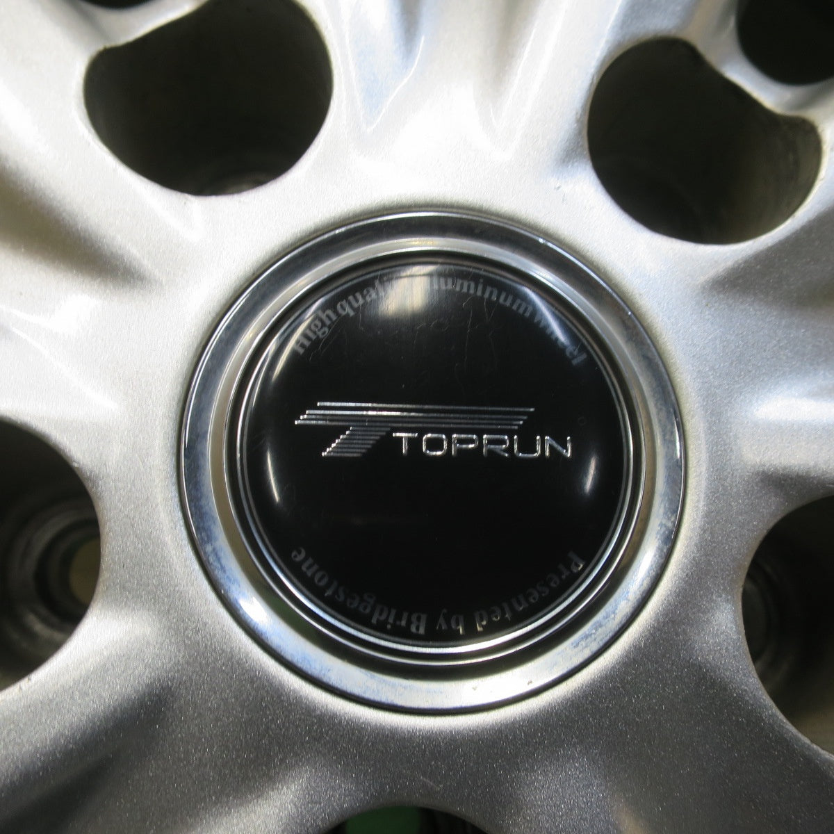 バリ溝！23年！キレイ！9.5分★スタッドレス 205/60R16 ブリヂストン アイスパートナー2 TOPRUN トップラン 16インチ PCD114.3/5H★5102403イス