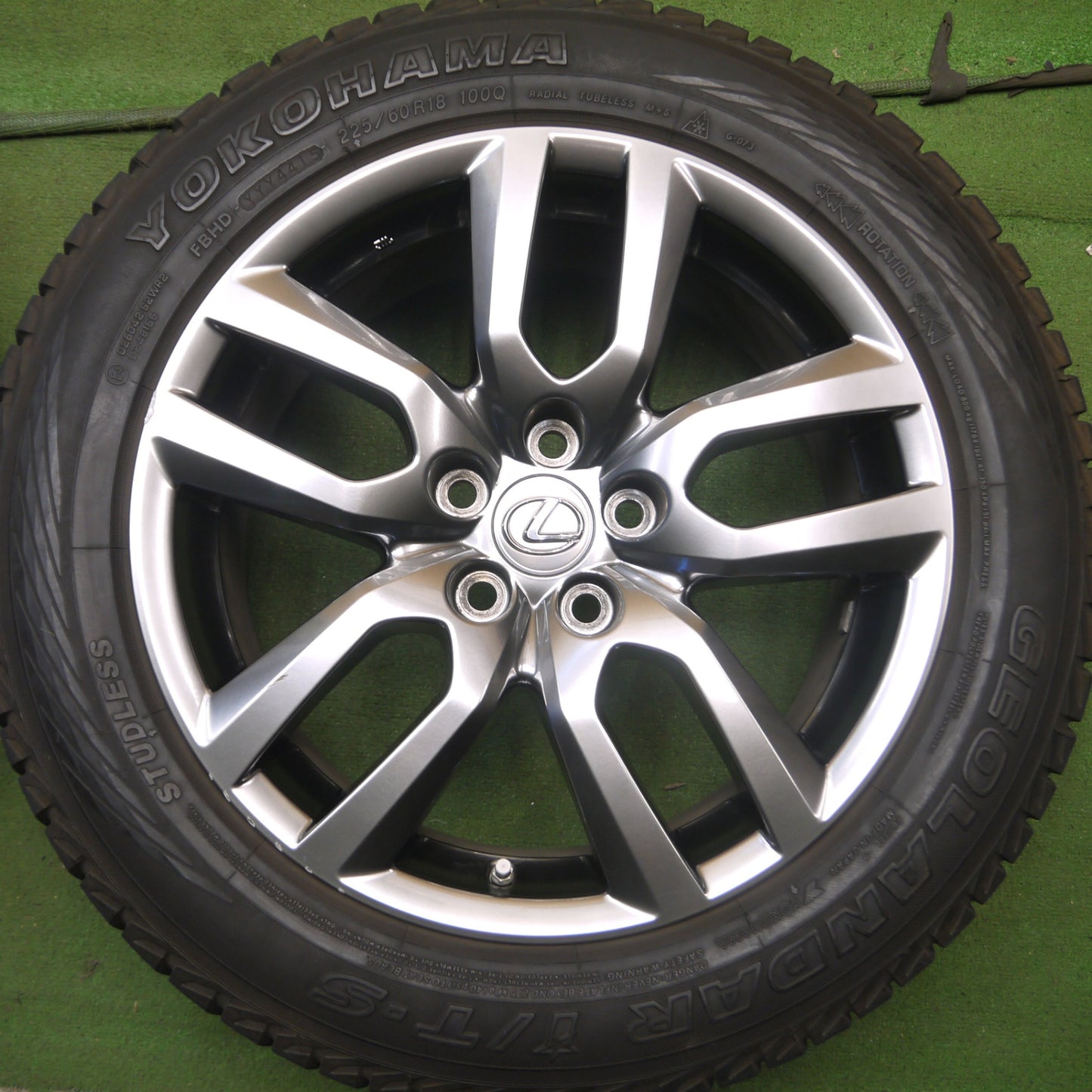 *送料無料* センサー付！バリ溝！綺麗！9分★レクサス NX バージョンL 純正 225/60R18 スタッドレス ヨコハマ ジオランダー i/T-S PCD114.3/5H★4061905Hス