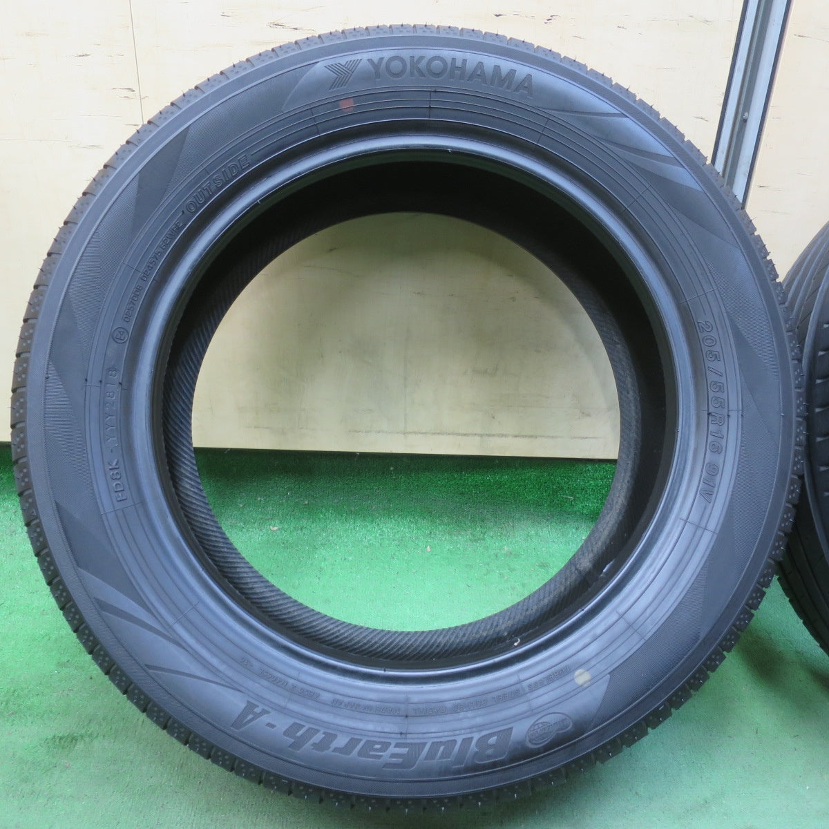 バリ溝！9.5分★205/55R16 ヨコハマ BluEarth-A AE50 ブルーアース 16インチ タイヤ 86 BRZ アクセラ アイシス ブレイド アコード 等★6030406イノタ