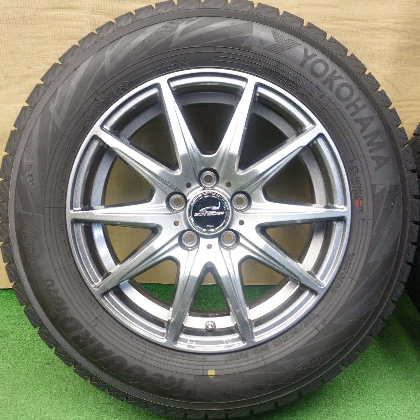 ほぼ未使用！24年！キレイ★プリウス 等 195/65R15 スタッドレス ヨコハマ アイスガード iG70 SCHNEIDER MID シュナイダー 15インチ PCD100/5H★6021201KTス