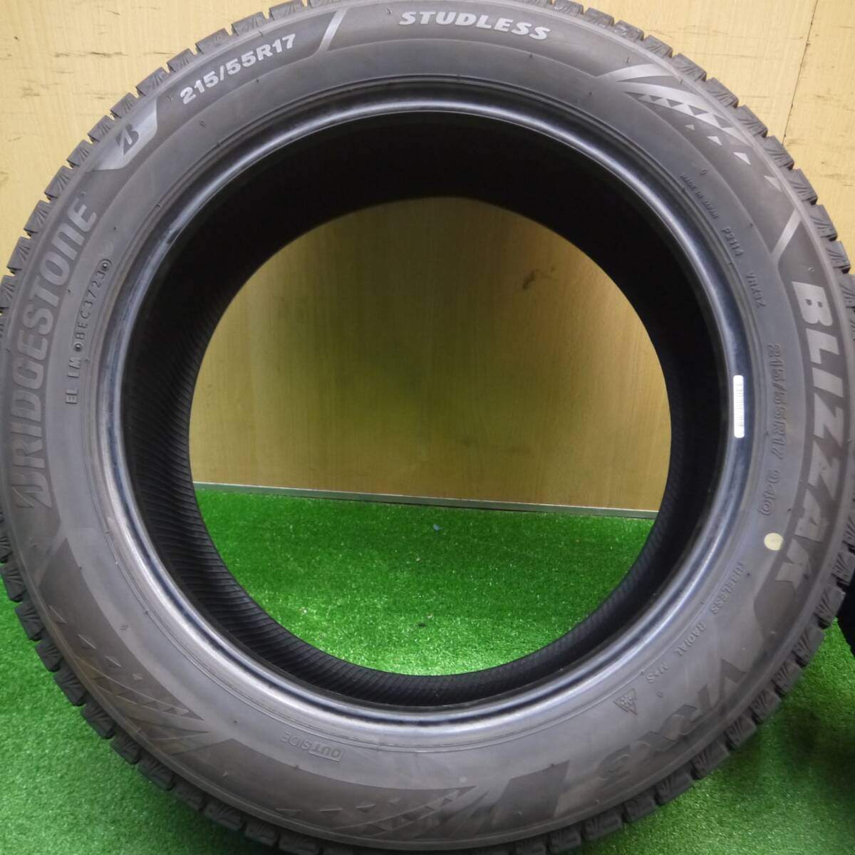 バリ溝！23年！9分★スタッドレス 215/55R17 ブリヂストン ブリザック VRX3 タイヤ 17インチ オデッセイ エスティマ ヴェゼル カムリ CX-3等★4122503Hスタ
