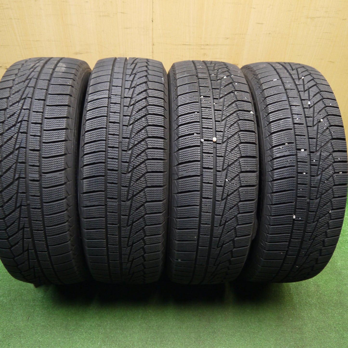 バリ溝！22年！9.5分★スタッドレス 215/60R17 ハンコック ウインターアイセプト IZ2A タイヤ 17インチ アルファード エスティマ エクストレイル 等★5121208Hスタ