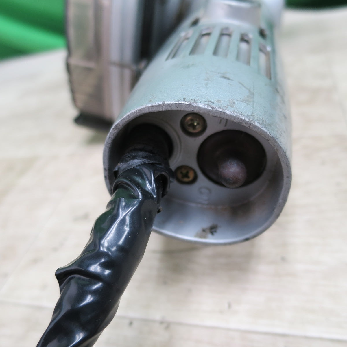 [送料無料] ☆新ダイワ 防塵 カッター B5N 電動 工具 切断機 防じん カッタ shindaiwa 100V☆