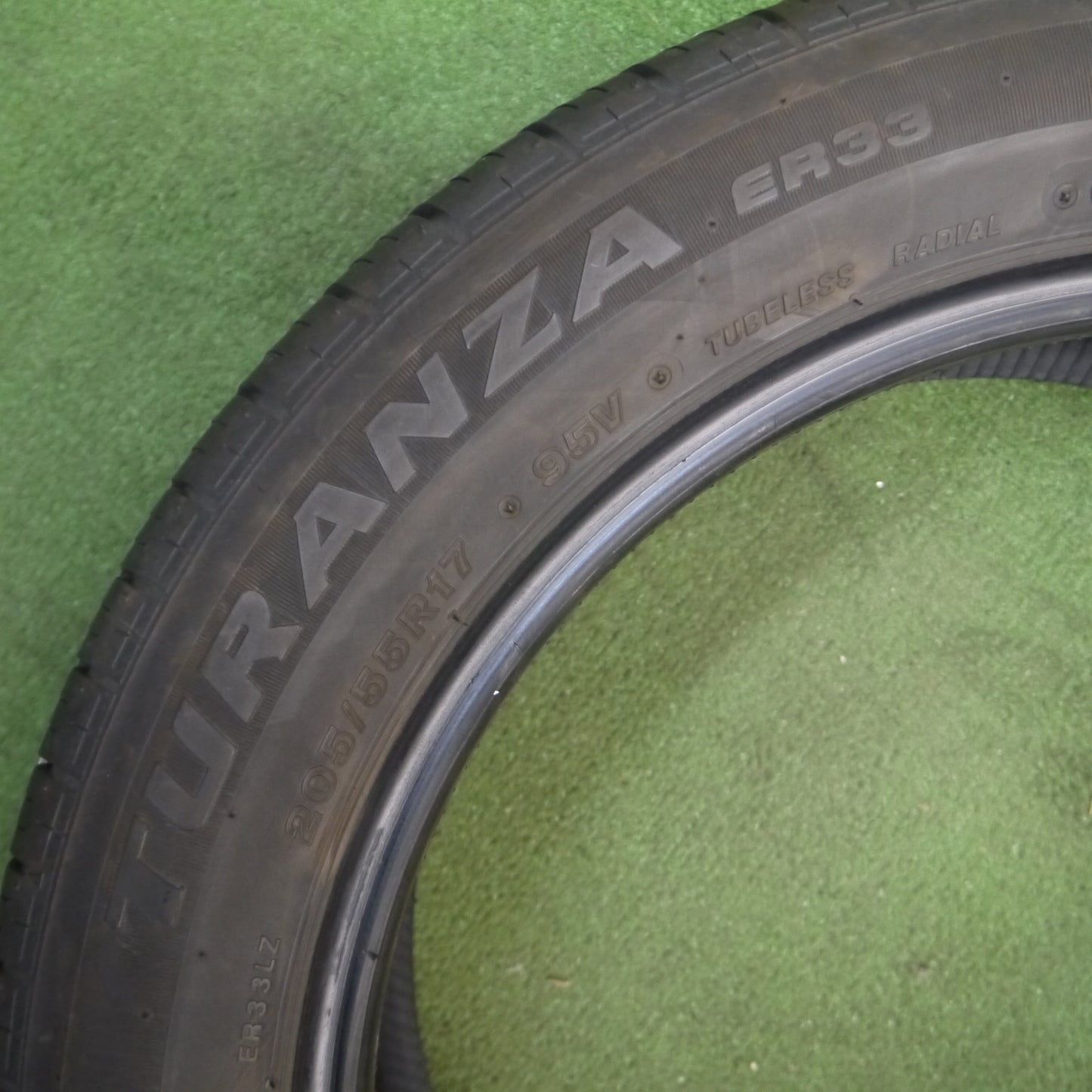 *送料無料* バリ溝！22年！9.5分★205/55R17 ブリヂストン トランザ ER33 タイヤ 17インチ★4022902KKノタ