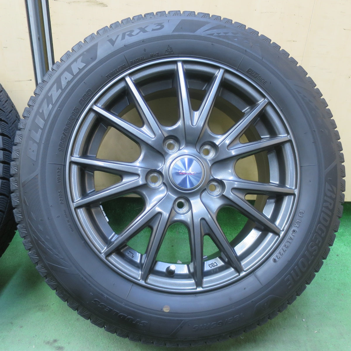 バリ溝！22年！キレイ！9分◎スタッドレス 185/65R15 ブリヂストン ブリザック VRX3 VELVA SPORT ヴェルヴァ スポーツ 15インチ PCD114.3/5H◎6081208イス