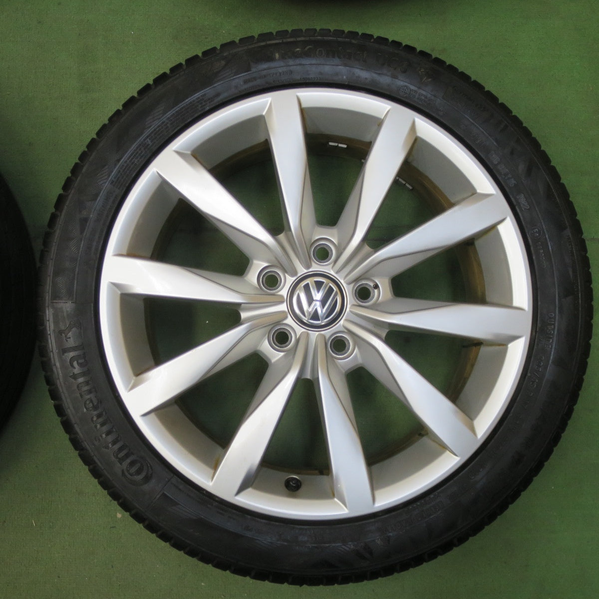 バリ溝！22年！キレイ！9.5分★ワーゲン ゴルフ 7 純正 225/45R17 コンチネンタル ウルトラコンタクト UC6 17インチ PCD112/5H★5111001TTノ