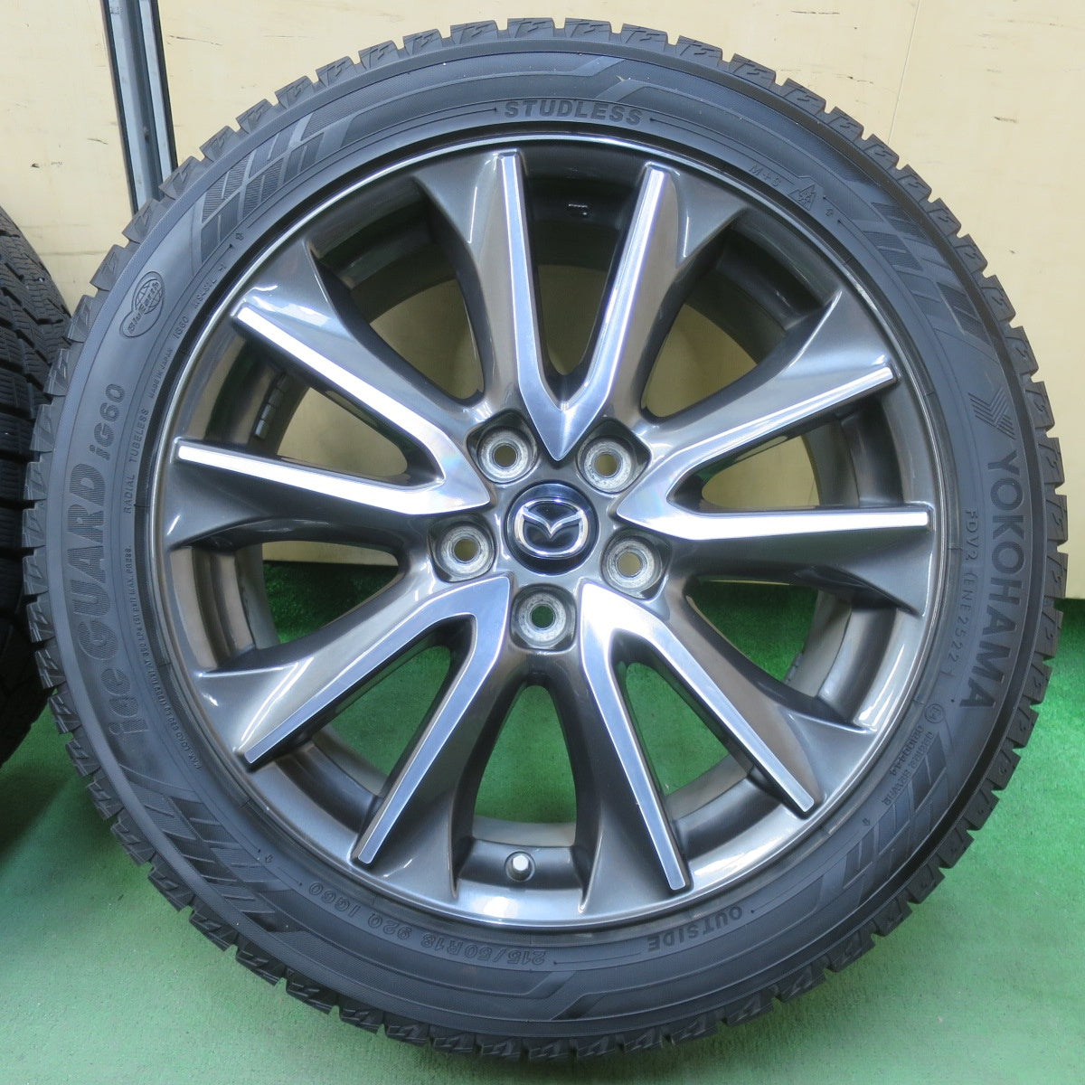 バリ溝！22年！キレイ！9分★マツダ CX-3 純正 215/50R18 スタッドレス ヨコハマ アイスガード iG60 18インチ CX3 PCD114.3/5H★5111203イス
