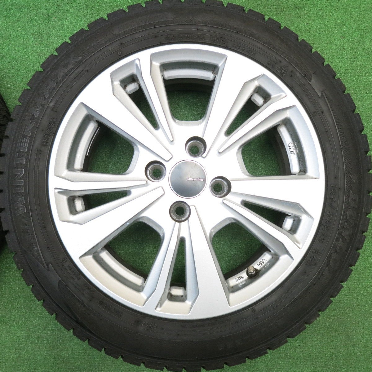 バリ溝！21年！キレイ！9分★トゥインゴ スマート フォーツー 等 smartline 365 165/65R15 185/60R15 スタッドレス ダンロップ ウインターマックス WM02 スマートライン 15インチ PCD100/4H★5112910HAス