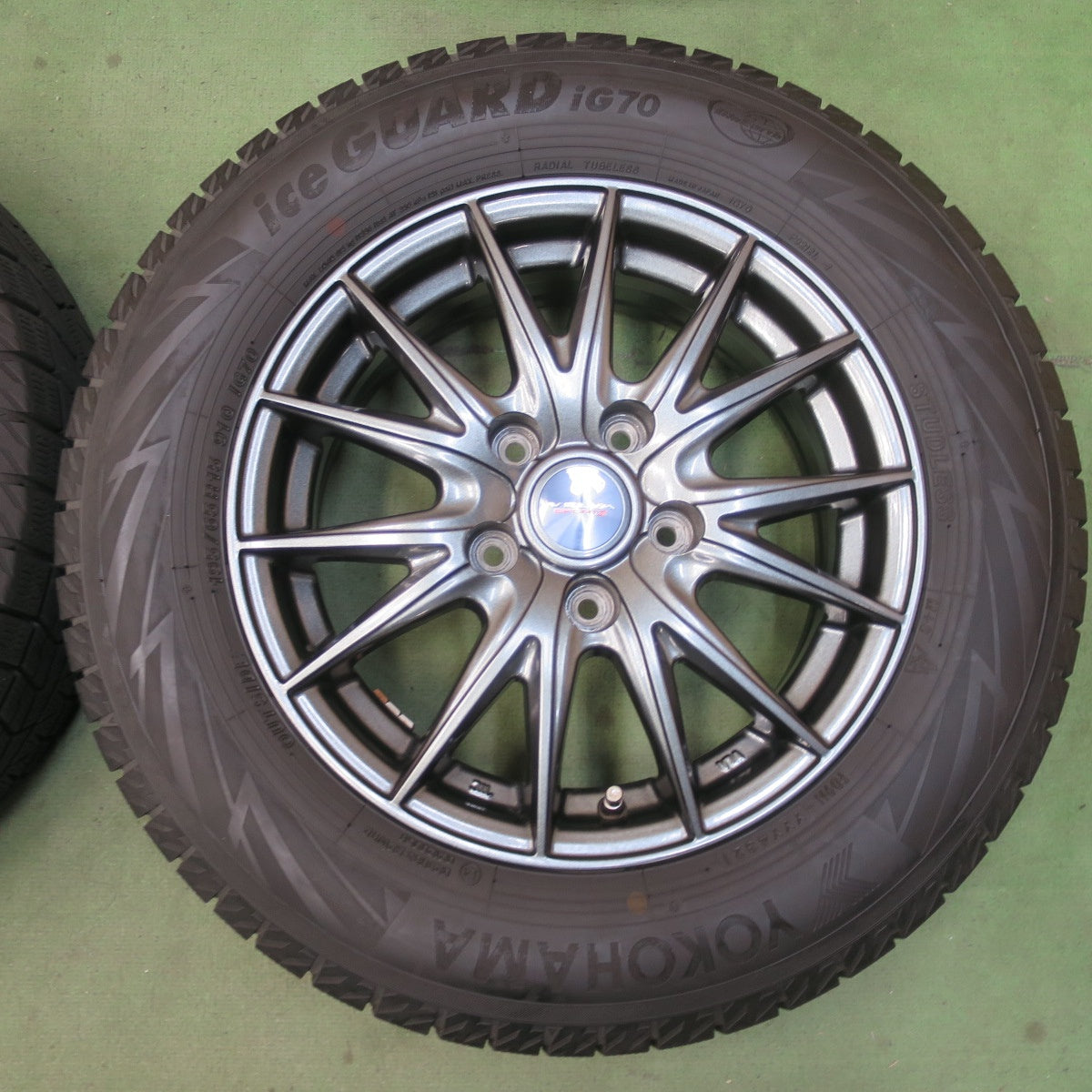 バリ溝！キレイ！9分★スタッドレス 195/65R15 ヨコハマ アイスガード iG70 VELVA SPORTZ ヴェルヴァ 15インチ PCD114.3/5H★6050802イス