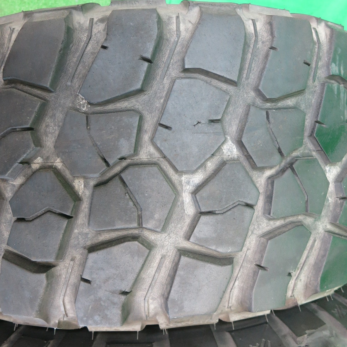 *送料無料* バリ溝！キレイ！9分★WORK PITNEY Deerfield 33×12.50R15 BFグッドリッチ Mud-Terrain T/A KM2 ホワイトレター ワーク PCD139.7/6H★4051701ナノ