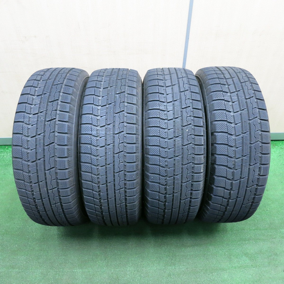 *送料無料* バリ溝！20年！9.5分★スタッドレス 215/65R16 トーヨー ウインタートランパス TX SIBILLA NEXT SF-5 シビラ 16インチ PCD114.3/5H★4040913TNス