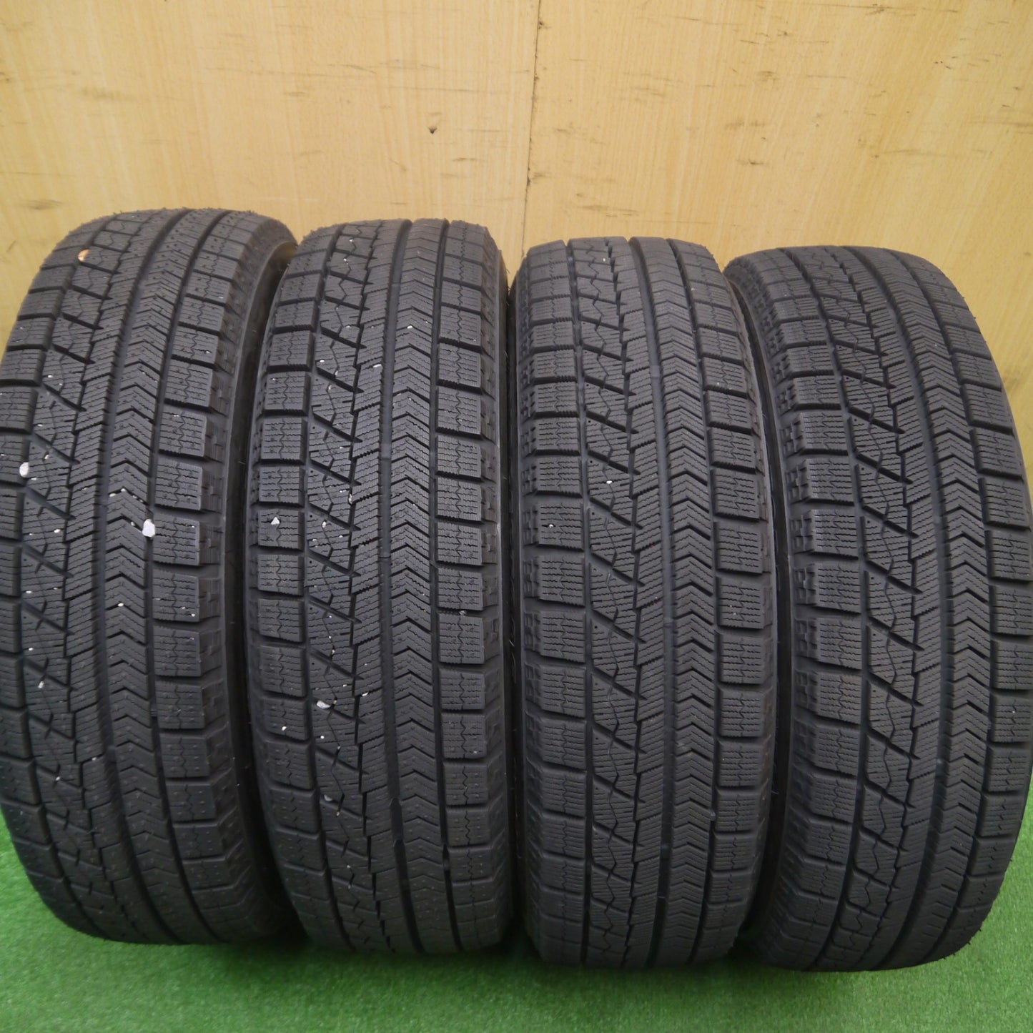 [送料無料] バリ溝！キレイ！ほぼ10分★スタッドレス 155/65R14 ブリヂストン ブリザック VRX ECO FORME エコフォルム 14インチ PCD100/4H★4102901Hス