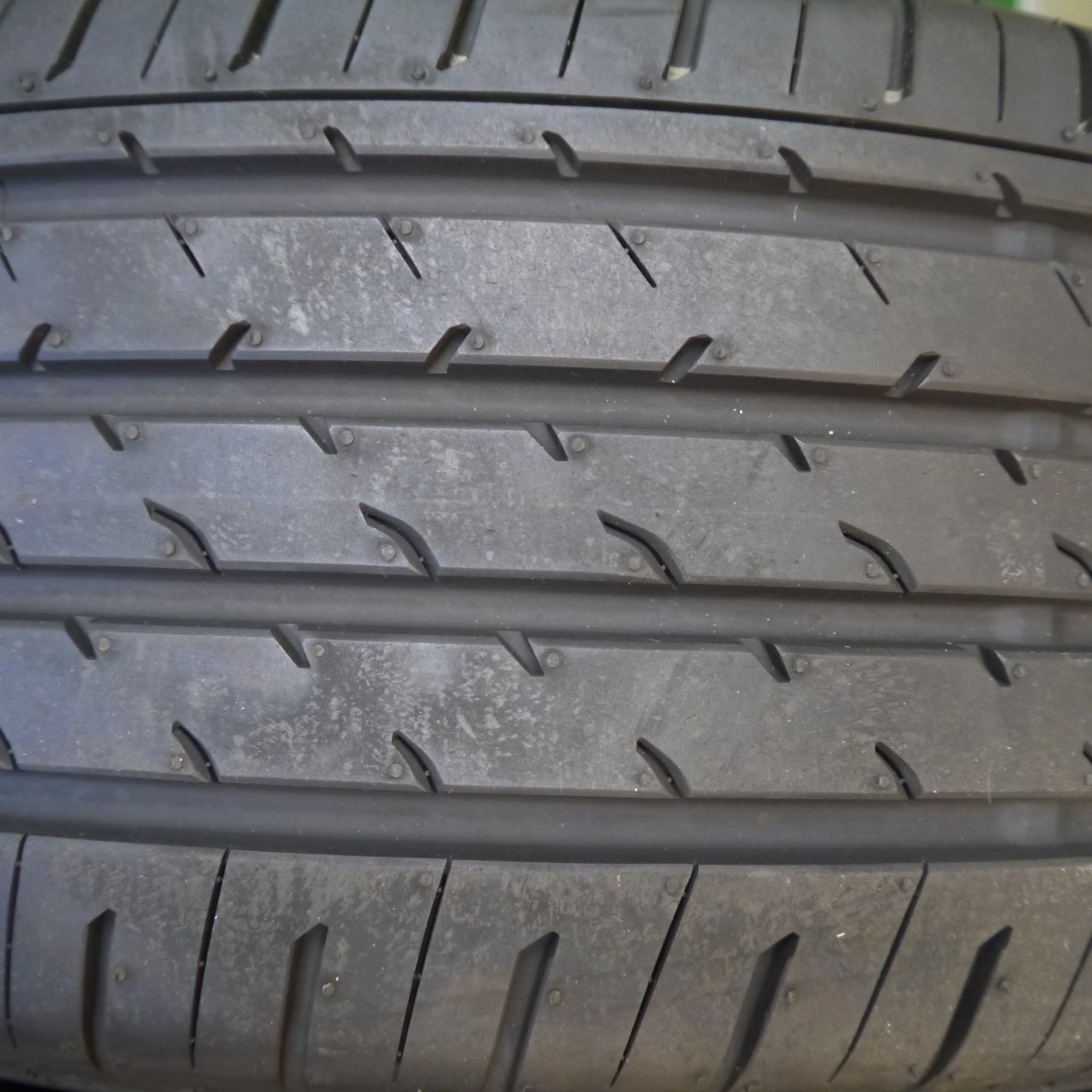 新車外し！26年★225/65R17 ヨコハマ アドバン V03 タイヤ 17インチ 40系 アルファード RAV4 ハリアー CX-5 等★6061003Hノタ