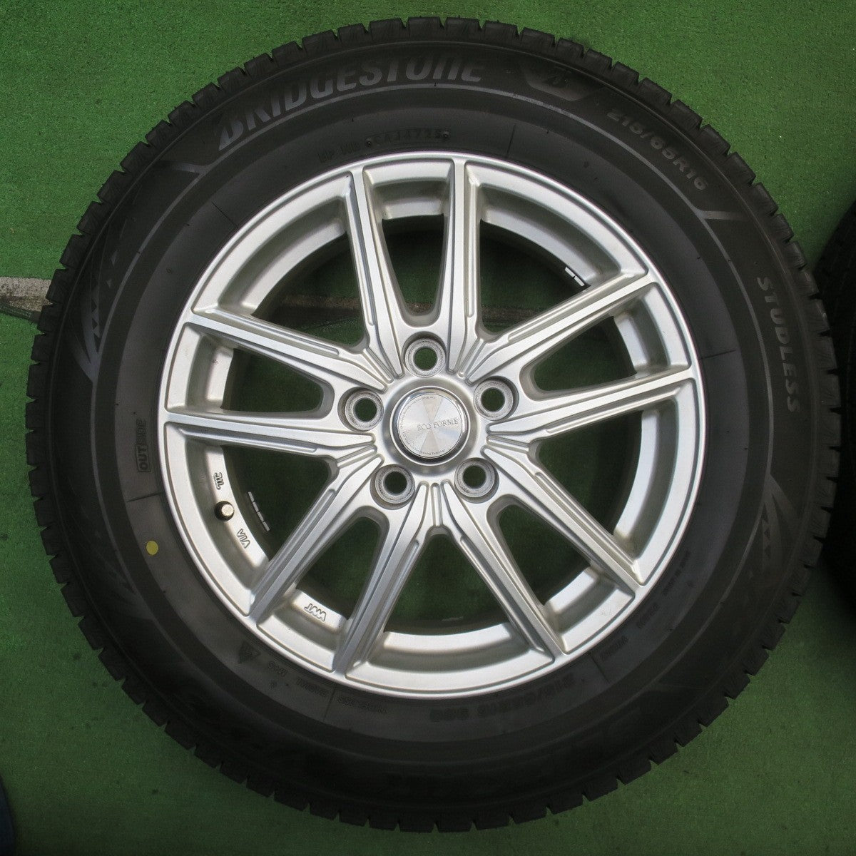 バリ溝！25年！キレイ！ほぼ10分◎スタッドレス 215/65R16 ブリヂストン ブリザック VRX3 ECO FORME SE-20 エコフォルム 16インチ PCD114.3/5H◎6071801NJス