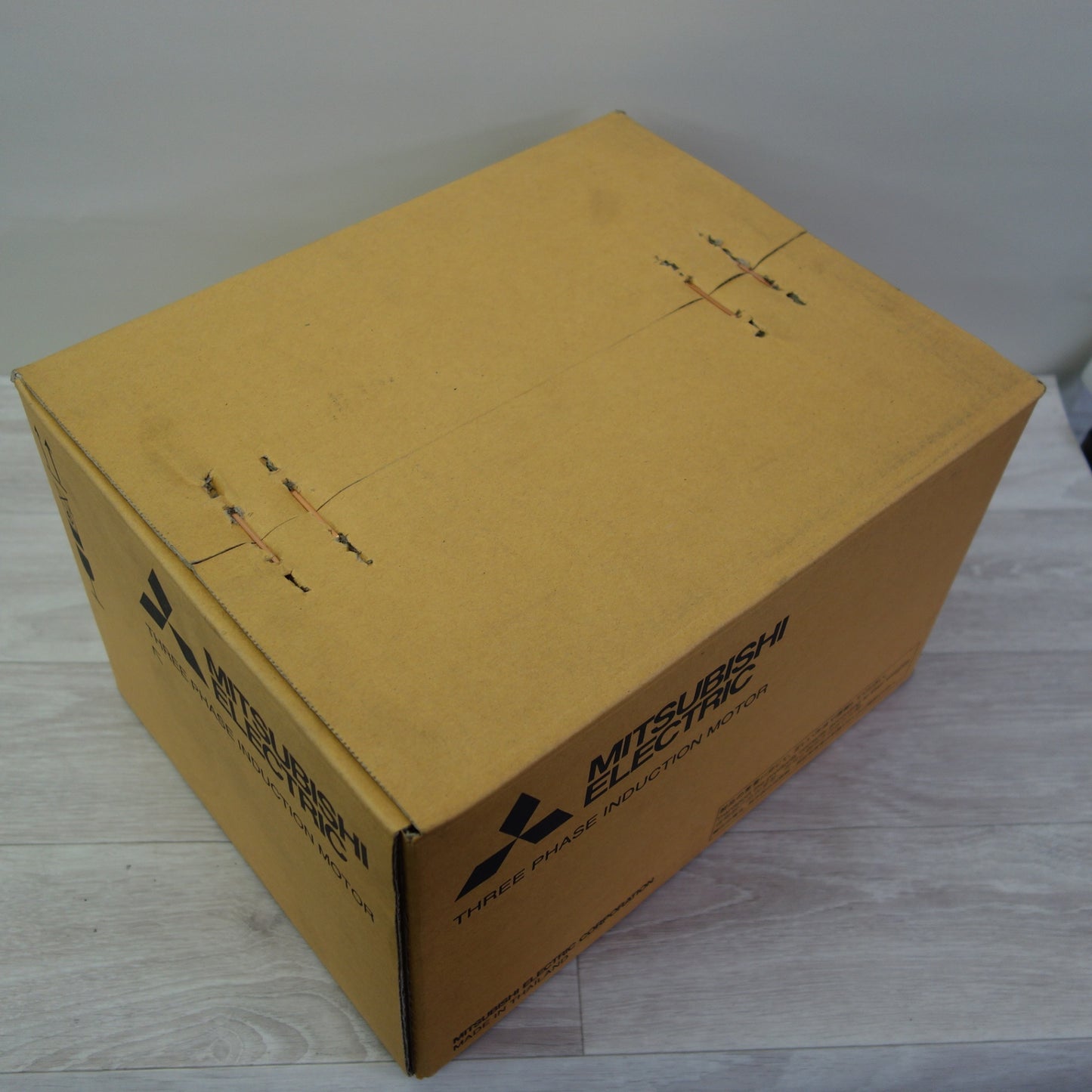 [送料無料] 未使用☆三菱 三相 モータ SF-PRO 0.75KW 4P 200V スーパーラインプレミアムシリーズ☆