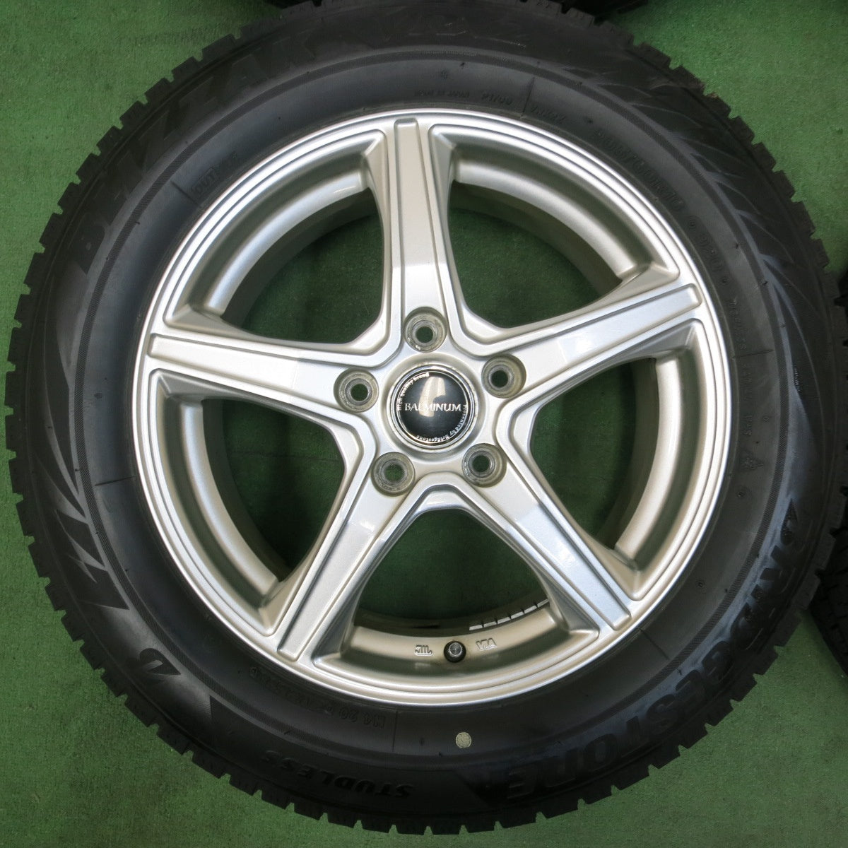 [送料無料] バリ溝！22年！キレイ！9.5分★スタッドレス 205/60R16 ブリヂストン ブリザック VRX2 BALMINUM バルミナ 16インチ PCD114.3/5H★4110811SYス