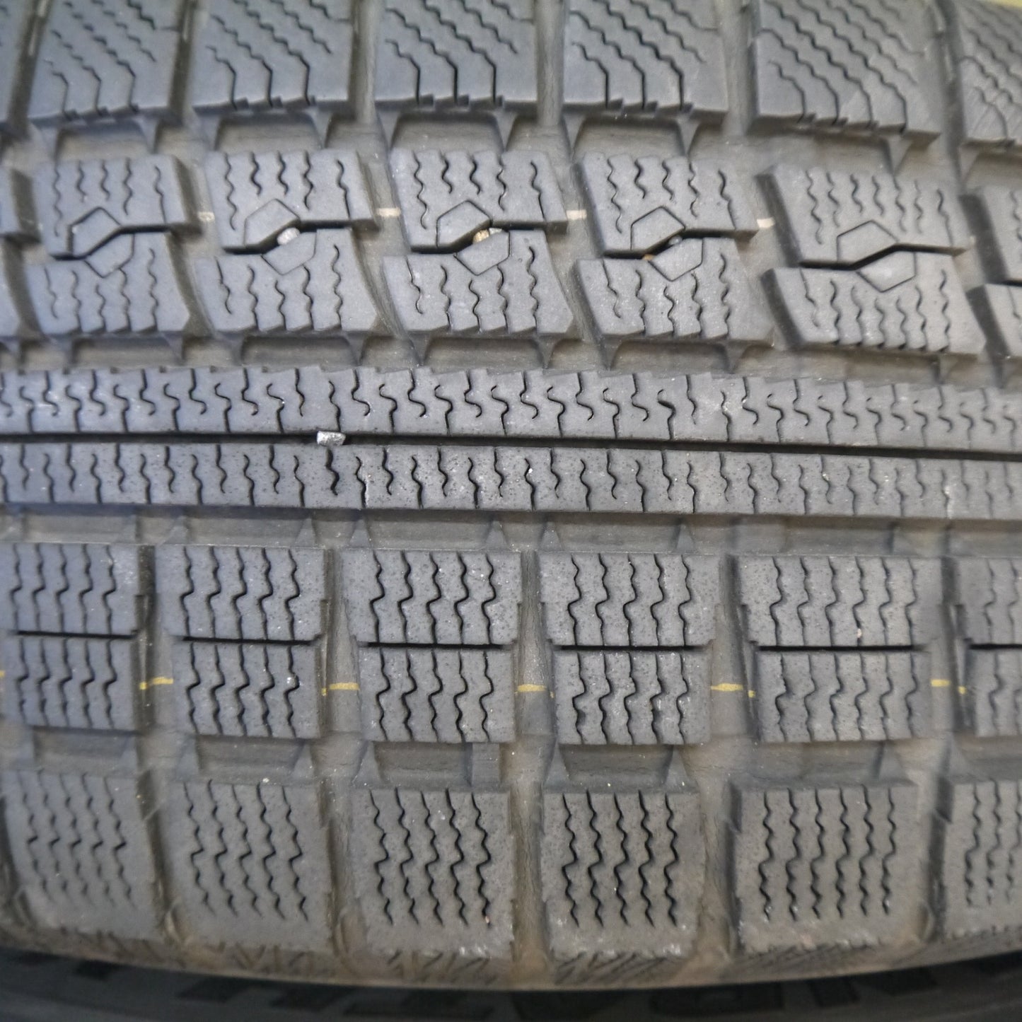 バリ溝！8.5分◎スタッドレス 215/60R16 トーヨー ウインター トランパス MK4α JOKER ジョーカー 16インチ PCD114.3/5H◎6061001Hス