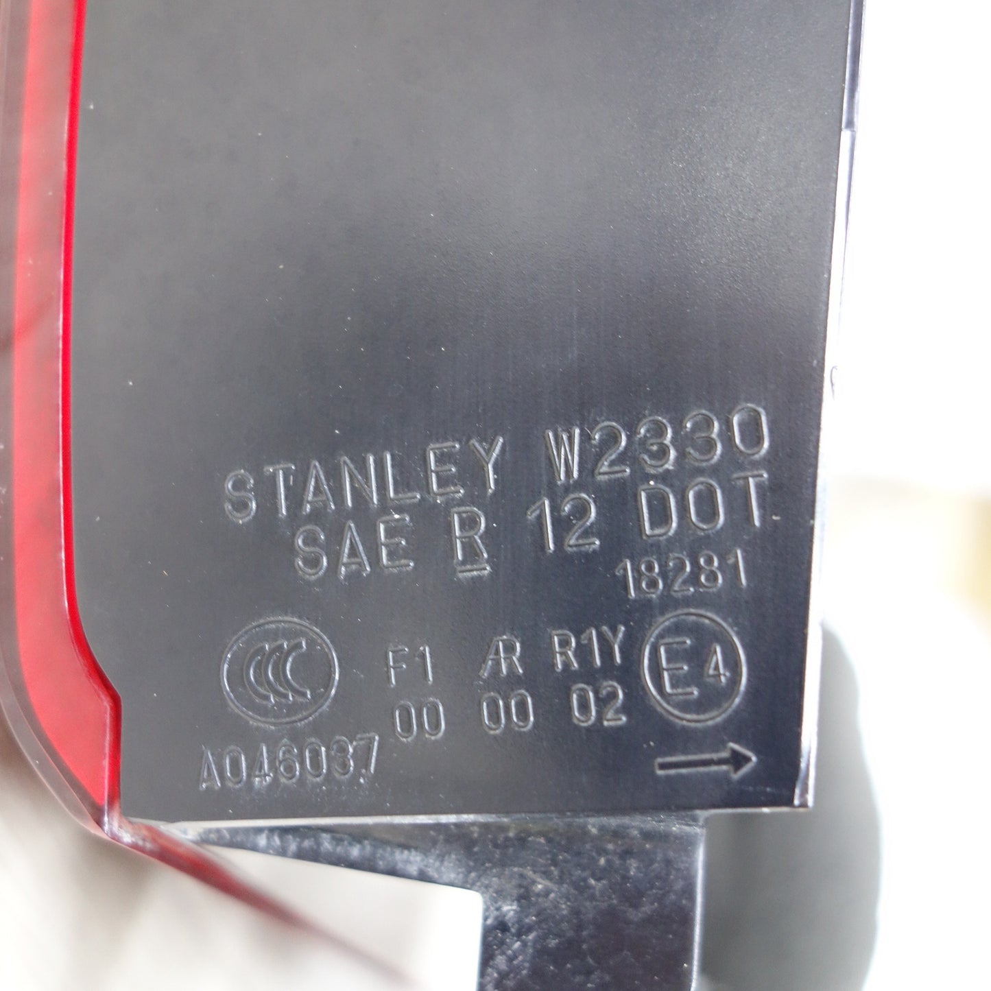 [送料無料] ◆日産 フーガ Y51 純正 テール ランプ ライト 右側 内側 STANLEY W2330◆
