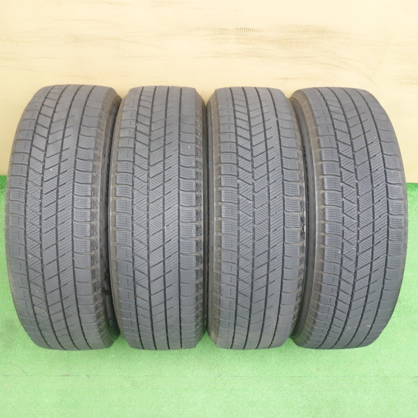 バリ溝！9.5分以上★LEONIS VT 175/60R16 スタッドレス ブリヂストン ブリザック VRX3 16インチ レオニス PCD100/4H★6041203KTス