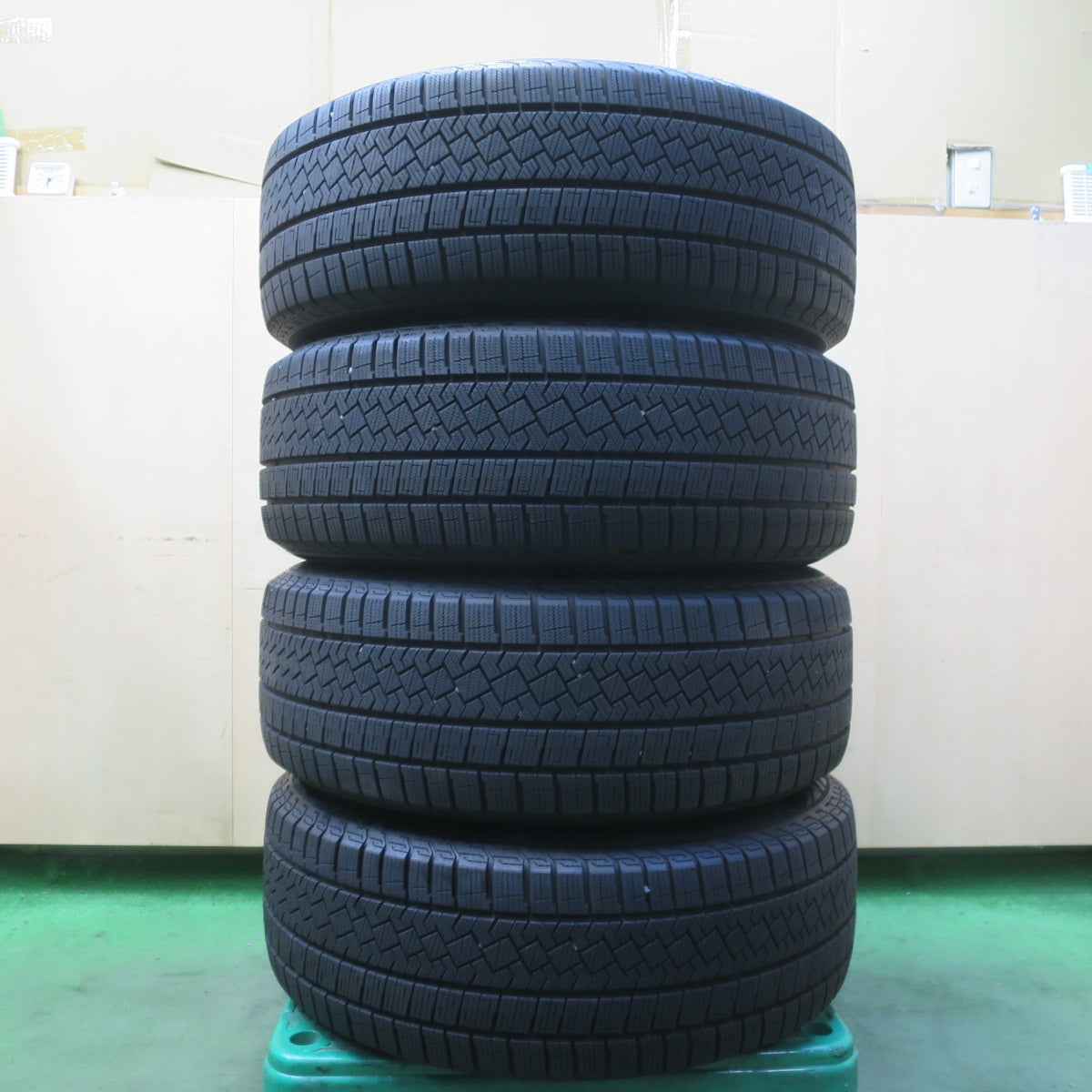 バリ溝！24年！9分◎ベンツ 等 EUROTECH STAGE TW15 225/55R17 スタッドレス ピレリ アイスゼロ アシンメトリコ ユーロテック ステージ 17インチ PCD112/5H◎6090706IMス