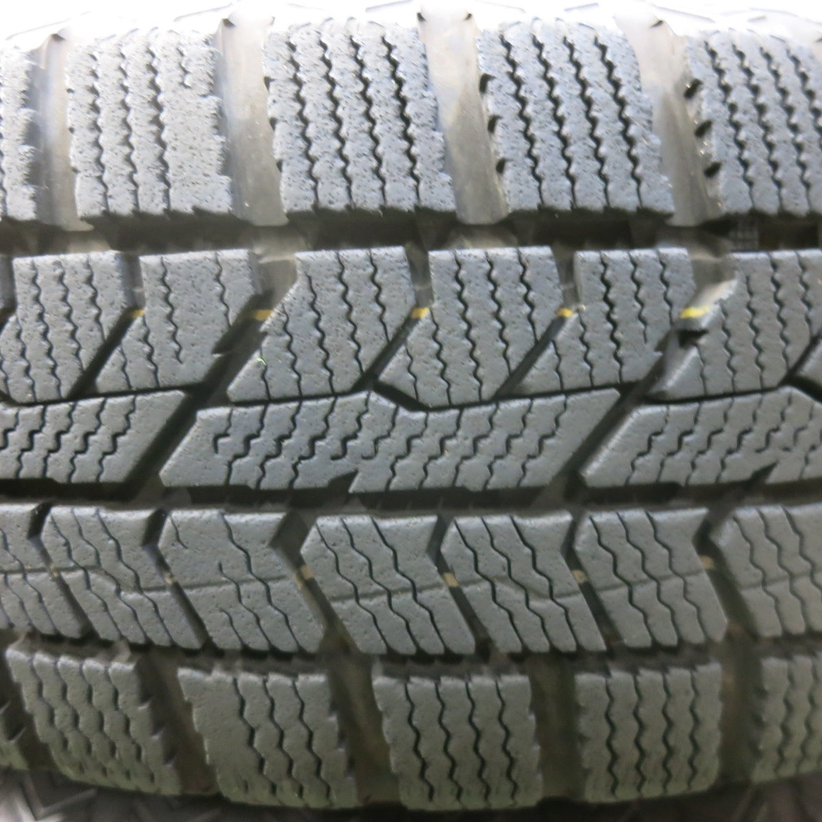 バリ溝！21年！キレイ！9分☆スタッドレス 165/60R15 トーヨー