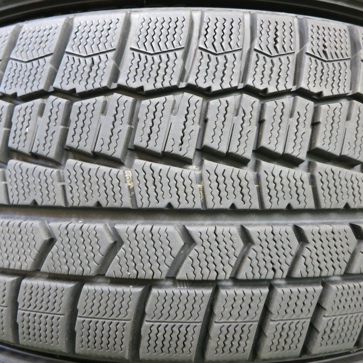 *送料無料* バリ溝！キレイ！9.5分★スタッドレス 225/45R18 ダンロップ ウインターマックス WM02 Lofida XM14 18インチ PCD114.3/5H★4050806イス