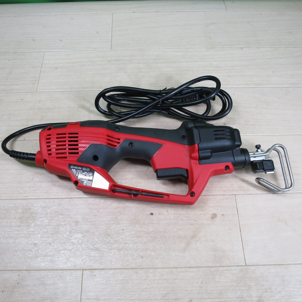 [送料無料] 美品！付属品付き☆京セラ 電気 のこぎり ASK-1010 電動 工具 切断機 ノコギリ KYOCERA 100V コード式☆